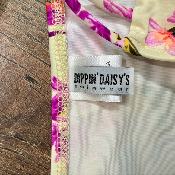Dippin' Daisy's Tropical Printed High Waisted Tie Front Bikini Size Small - Picture 7 of 8